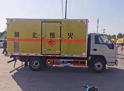 西乡塘爆破器材运输车技术升级与安全合规新趋势