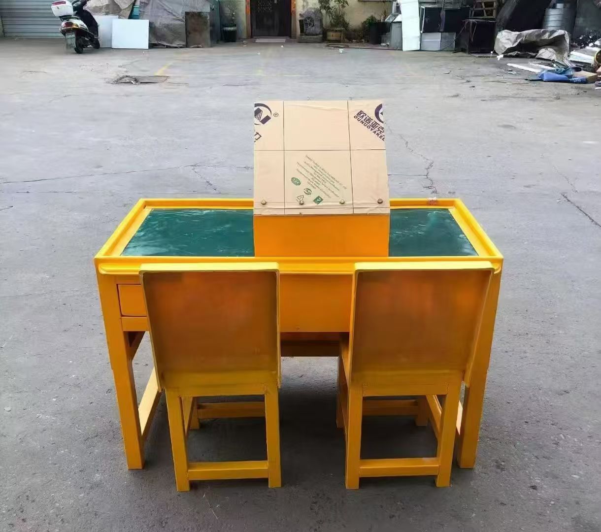 西乡塘防静电导通桌井下煤矿火工品发放桌：危险品流转的安全守护者